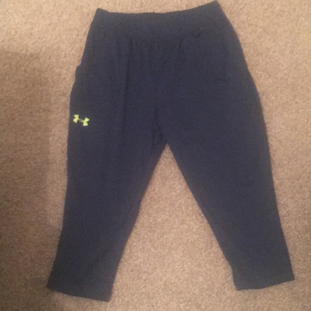 Under amor half rise leggings